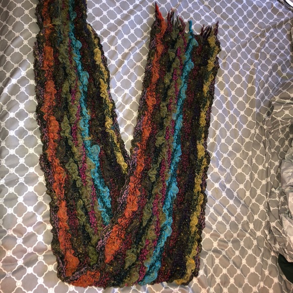 Soft scarf or pashmina - Picture 5 of 5